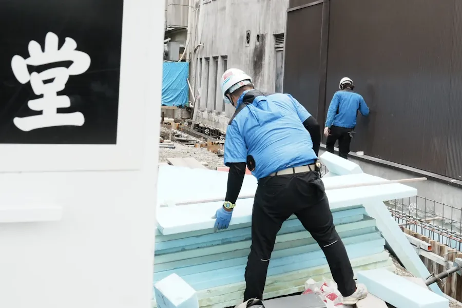 Trabajo de aislamiento en una vivienda